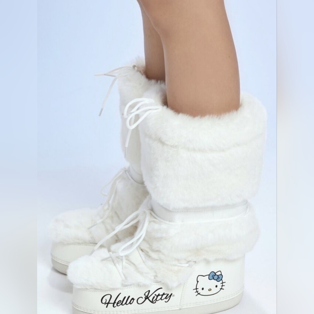 Hello Kitty Fluffy White Kids Boots - Picture 10 of 11
